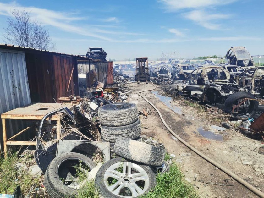 голям пожар автоморга пловдив унищожи десетки автомобили снимки