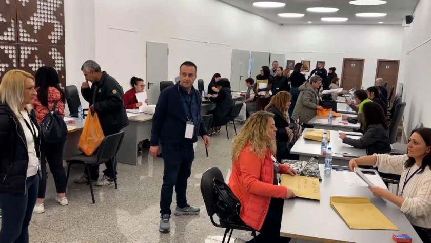 Международни наблюдатели: Голяма поляризация и негативна реторика по време на кампанията в България