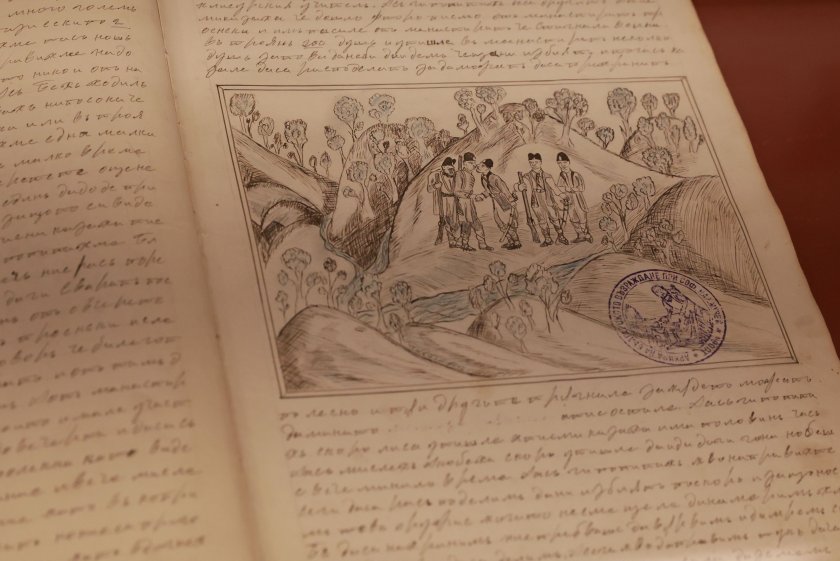 Изложбата "За свободата на един народ" бе открита в Националната библиотека "Св. св. Кирил и Методий" (СНИМКИ)