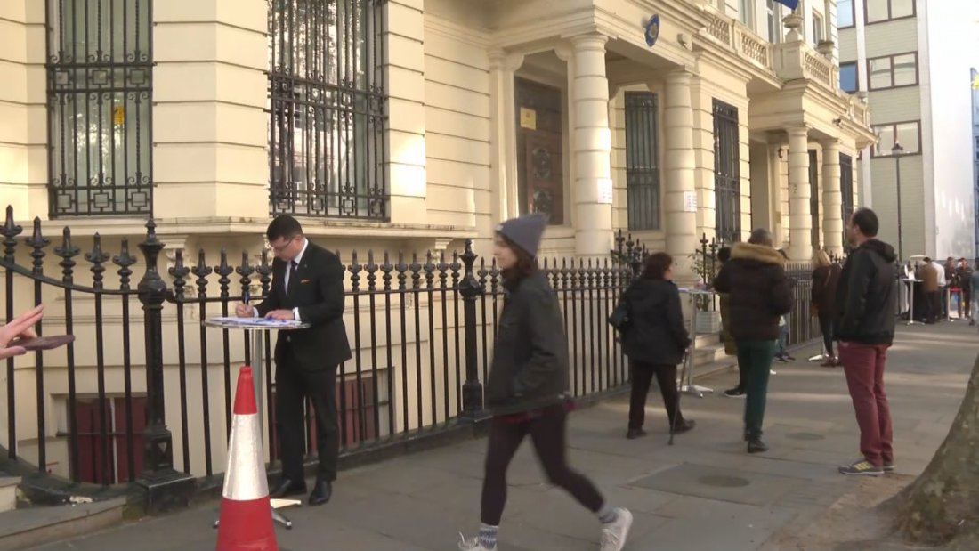 вотът българите великобритания началните часове образуваха опашки