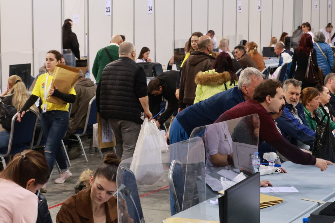 Без проблеми премина предаването на изборните книжа в столицата