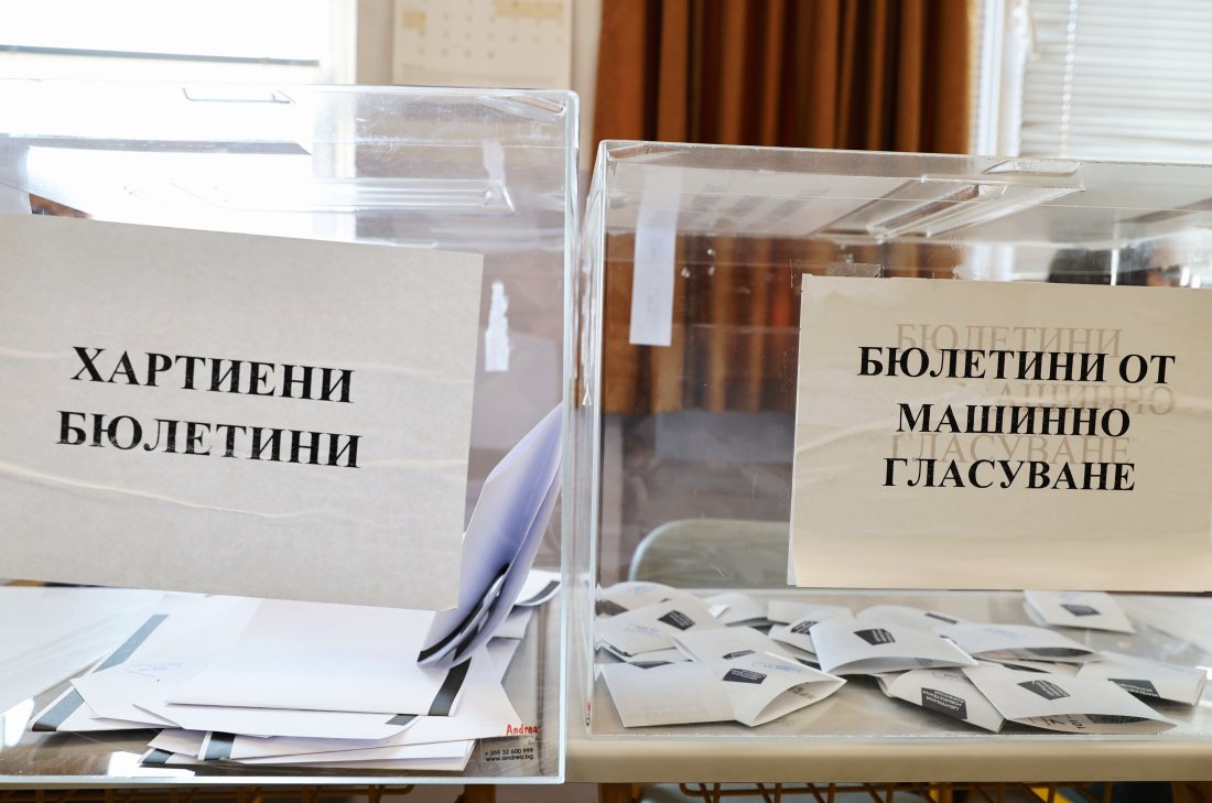 В три от секциите в Пловдив машинният вот беше преустановен