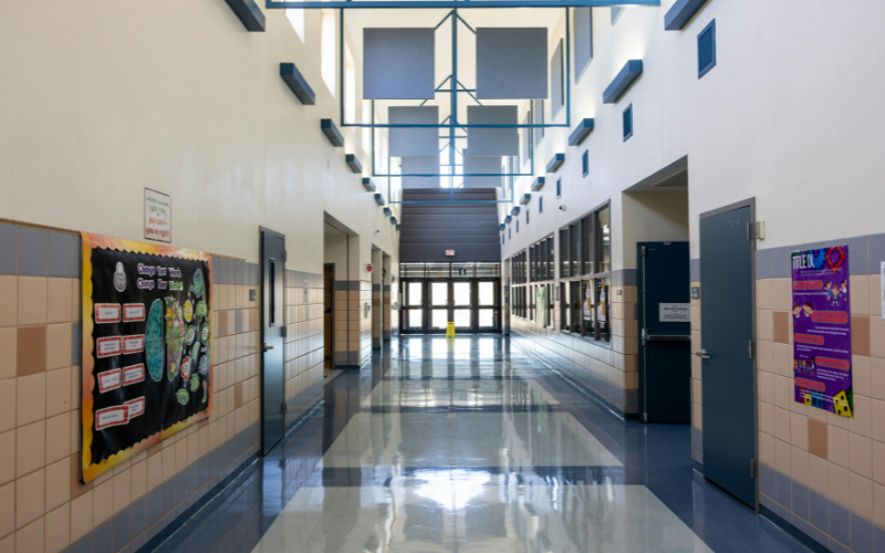 десетки училища загреб бяха евакуирани заради сигнали бомби