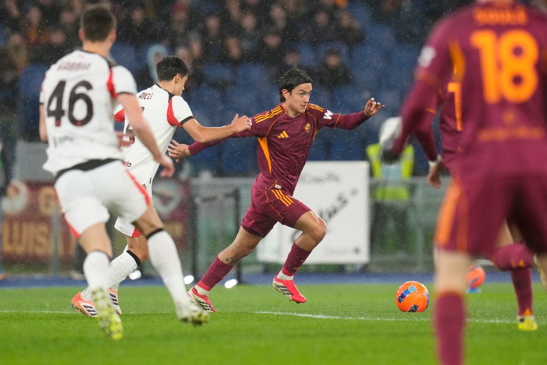 Пауло Дибала е готов да остане в Рома въпреки външния интерес