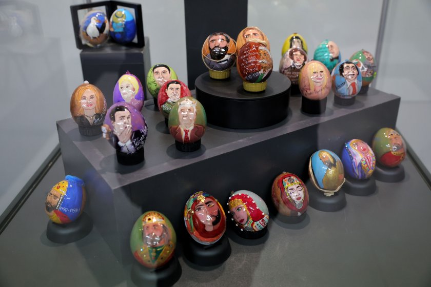 изложба 100 ръчно рисувани яйца бургас снимки