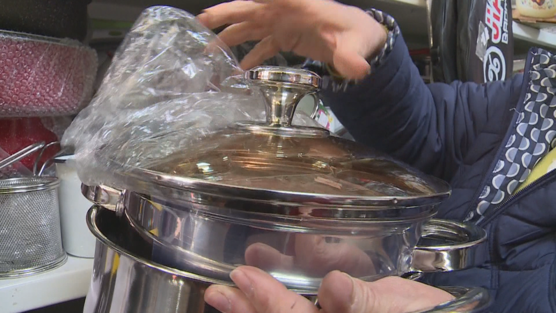 Схема с &bdquo;подарени&ldquo; съдове: Измамена е 80-годишна жена в Дупница