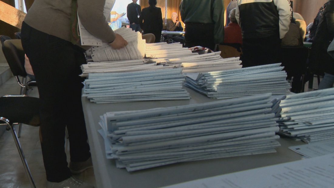 Проблеми с попълването на протоколите в Кърджали, Хасково и Русе