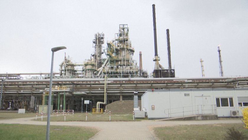 От 1 май Русия спира транзита на суров петрол от Казахстан за Германия по тръбопровода "Дружба"