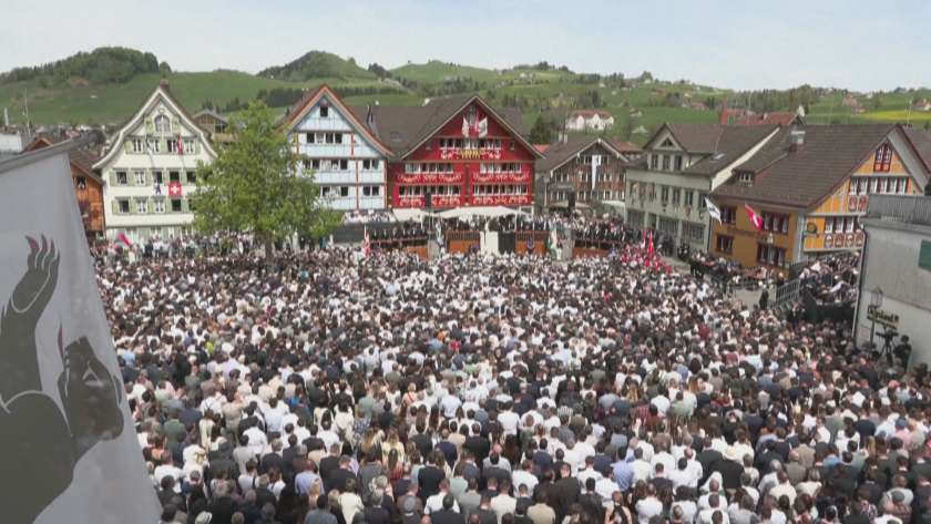 политиците очи очи своите избиратели многовековна традиция пряка демокрация швейцарски кантон