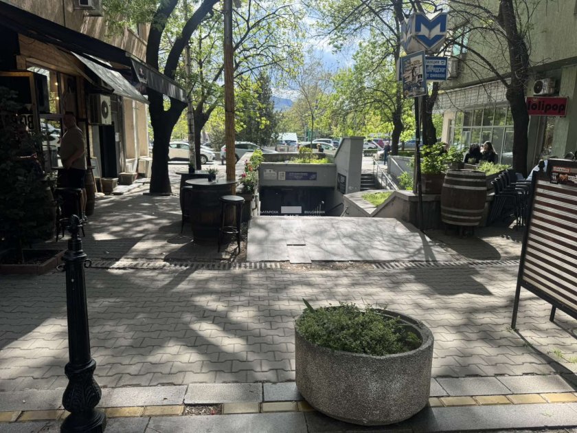 обезопасиха района къдто кола падна подлез орлов мост