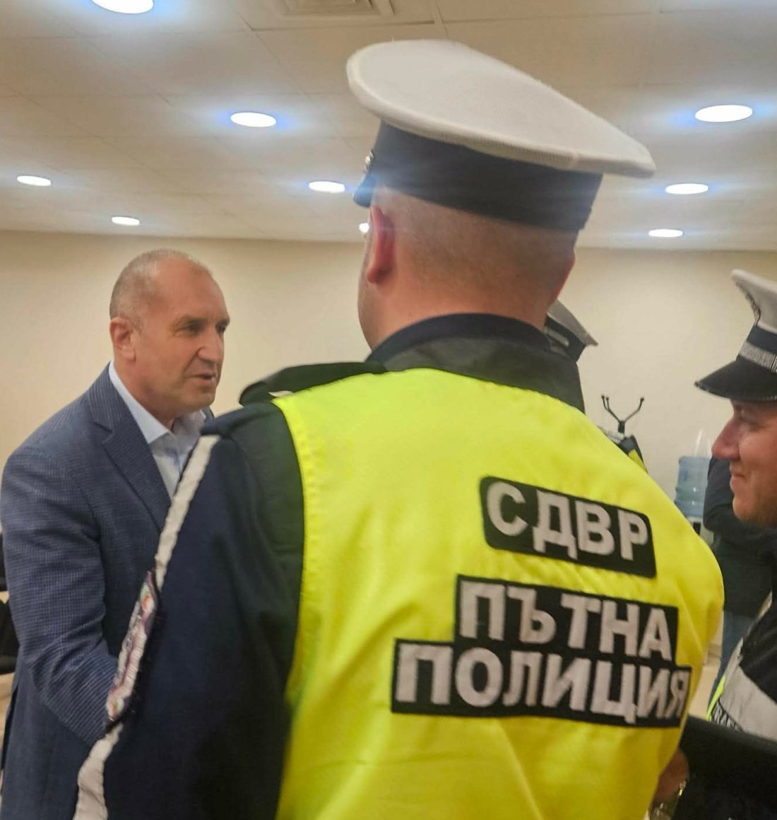 Лидерът на Прогресивна България Румен Радев е бил глобен за