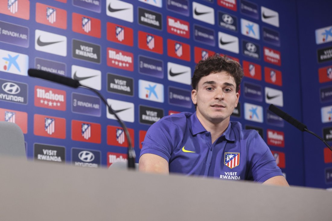 Атлетико Мадрид твърдо задържа Хулиан Алварес въпреки оферти за 150 милиона евро