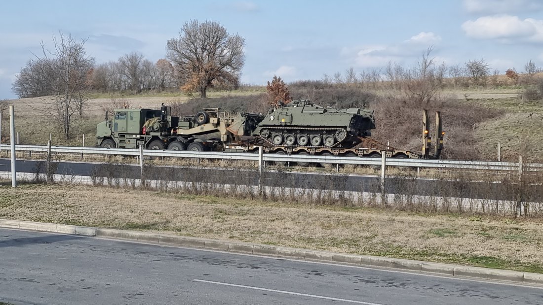 предупреждава придвижване военна техника април