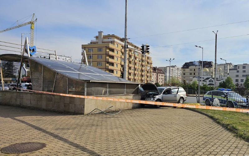 мъж заби автомобила метростанция бели дунав снимки