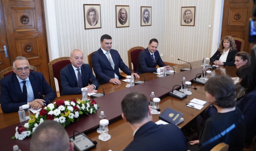 прогресивна българия отидоха консултации президента бъдем експедитивни