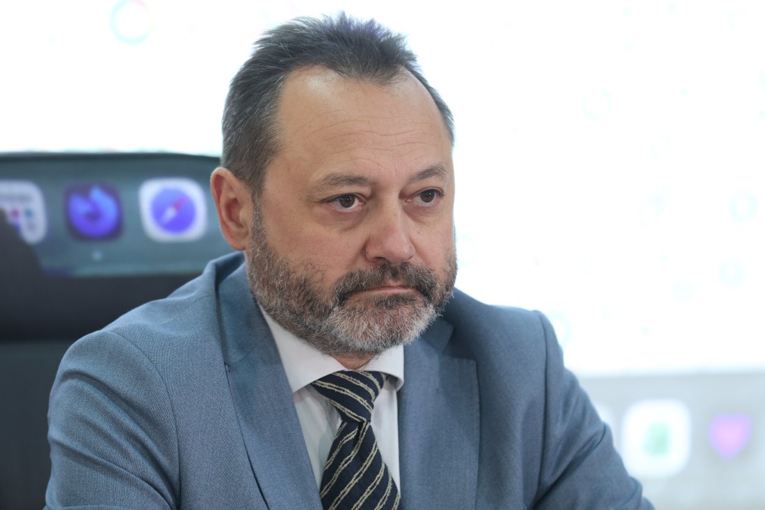 Регионалният министър: Свлачището е с необичайно огромни размери, поне месец ще продължат проучванията