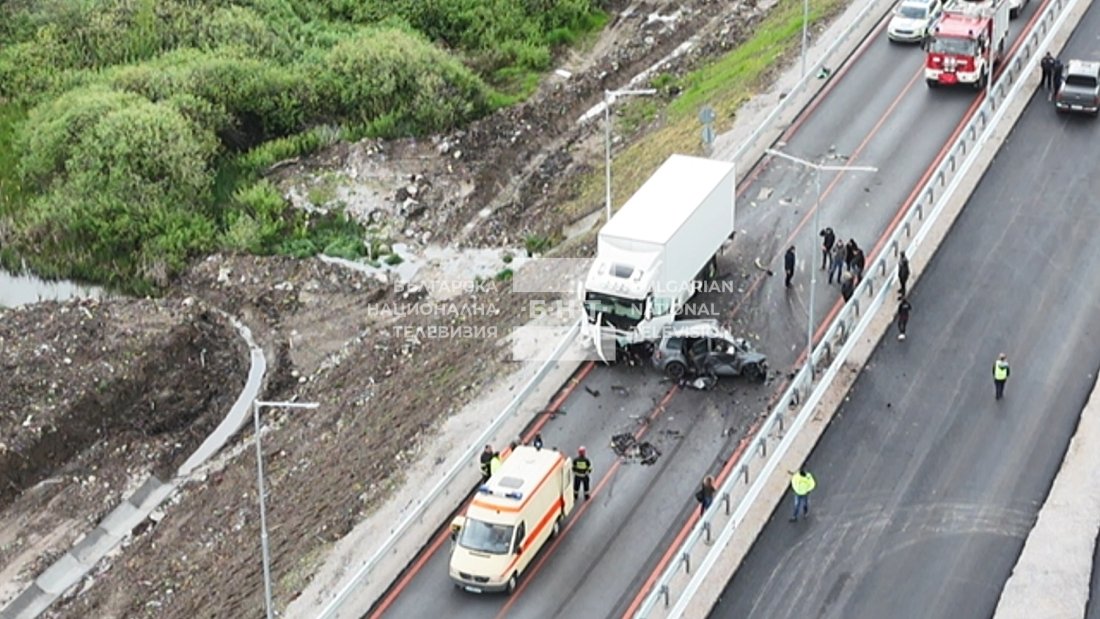 Трагедия на пътя: Петима души загинаха при тежка катастрофа край Ботевград