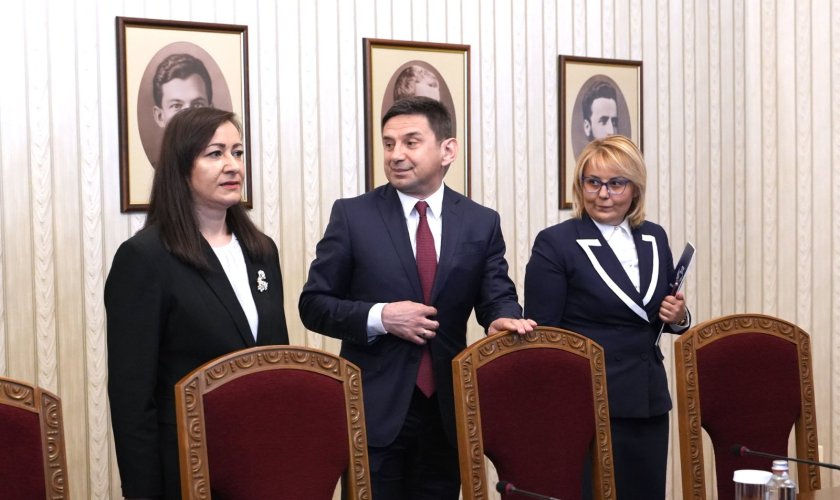 ДПС на консултации при президента: Ще участваме конструктивно във всички дебати по важните теми