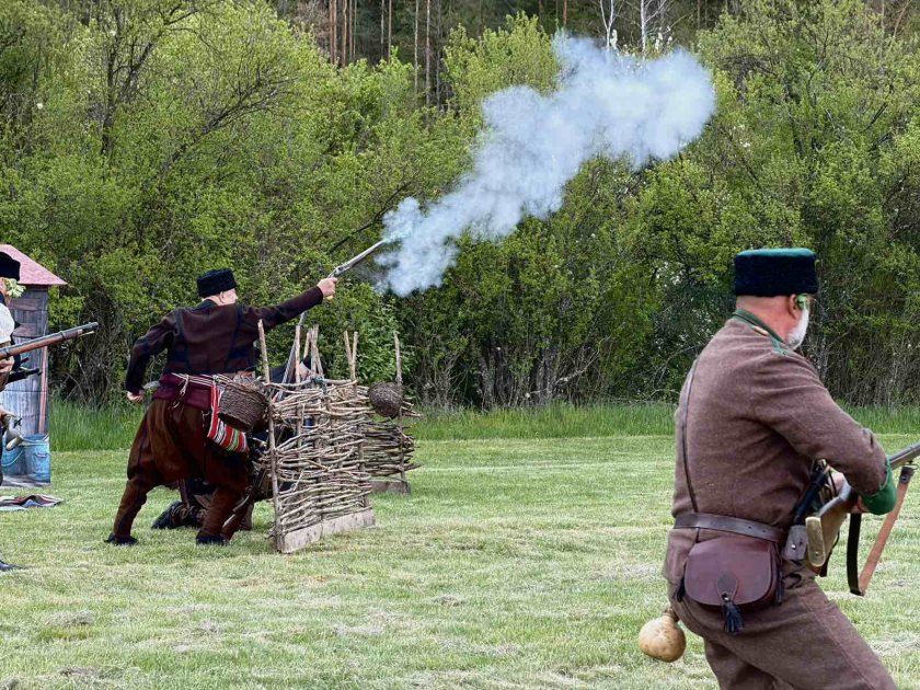 Историческа възстановка на Априлското въстание в село Голема Раковица