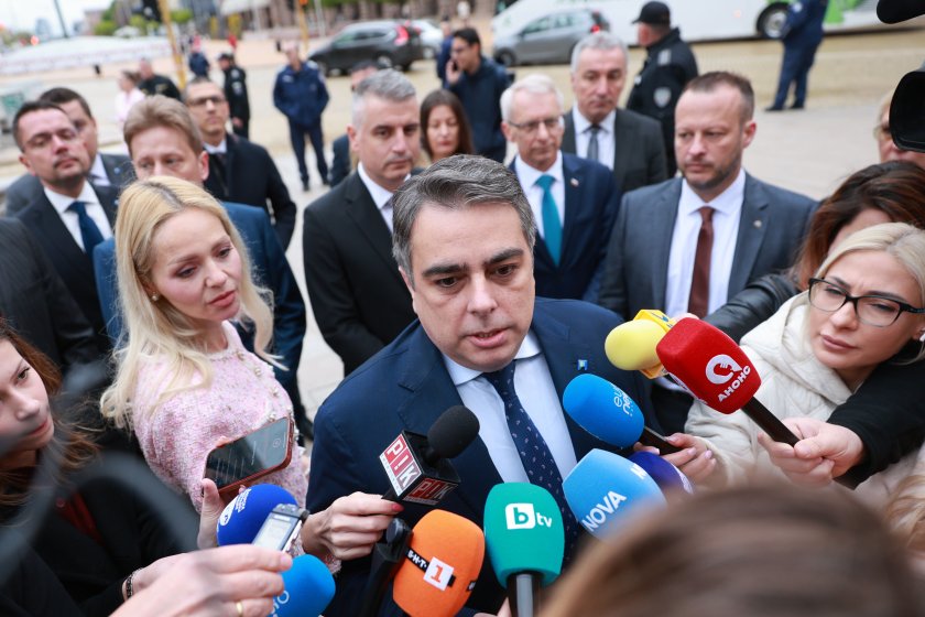 асен василев разцеплението смятам беше политическа грешка