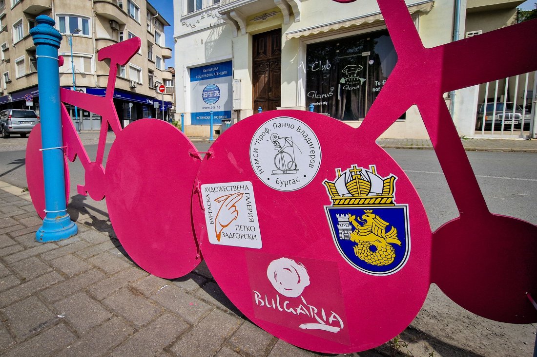 По маршрута на Джиро Д&lsquo;Италия - как състезанието променя движението в София?