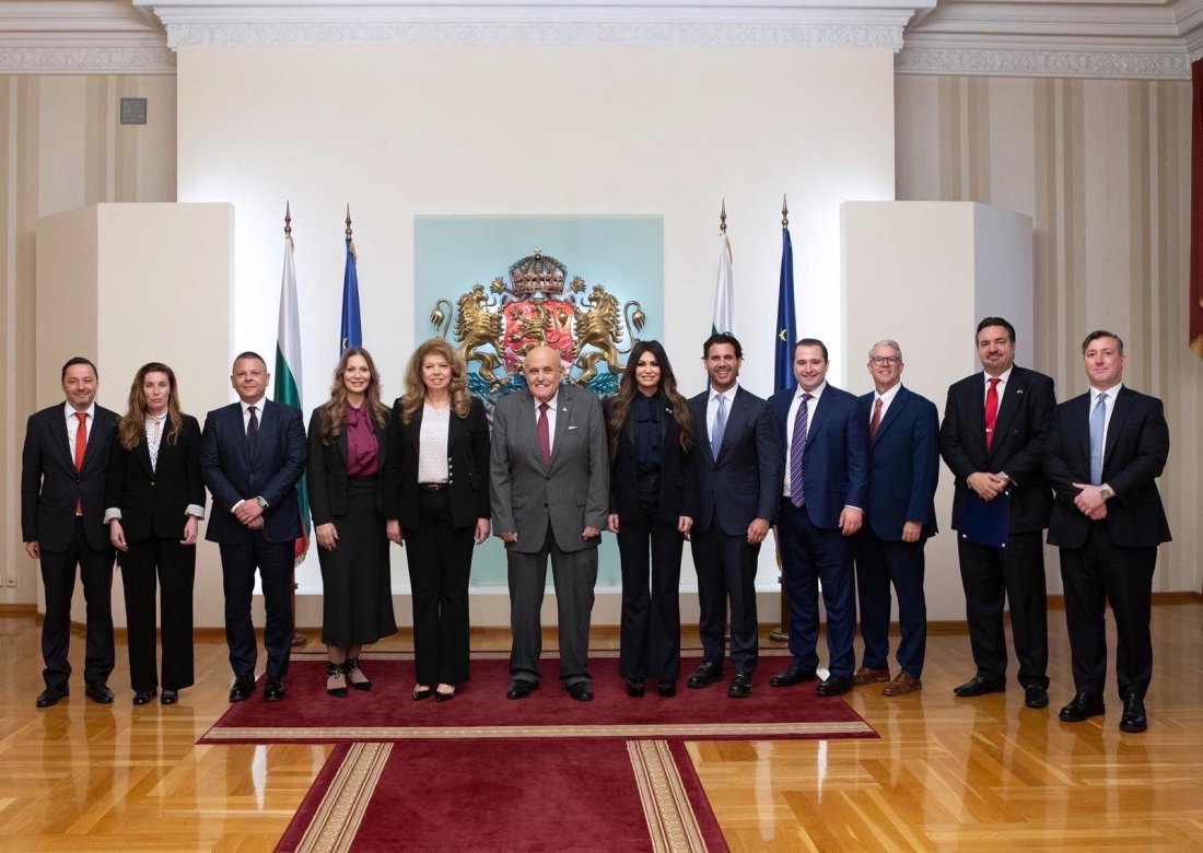 американската посланичка атина съобщи визита софия рудолф джулиани
