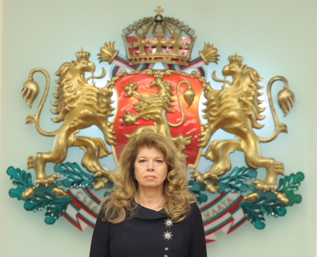 президентът йотова всеки свой образ любен дилов син търсеше смисъла отвъд очевидното
