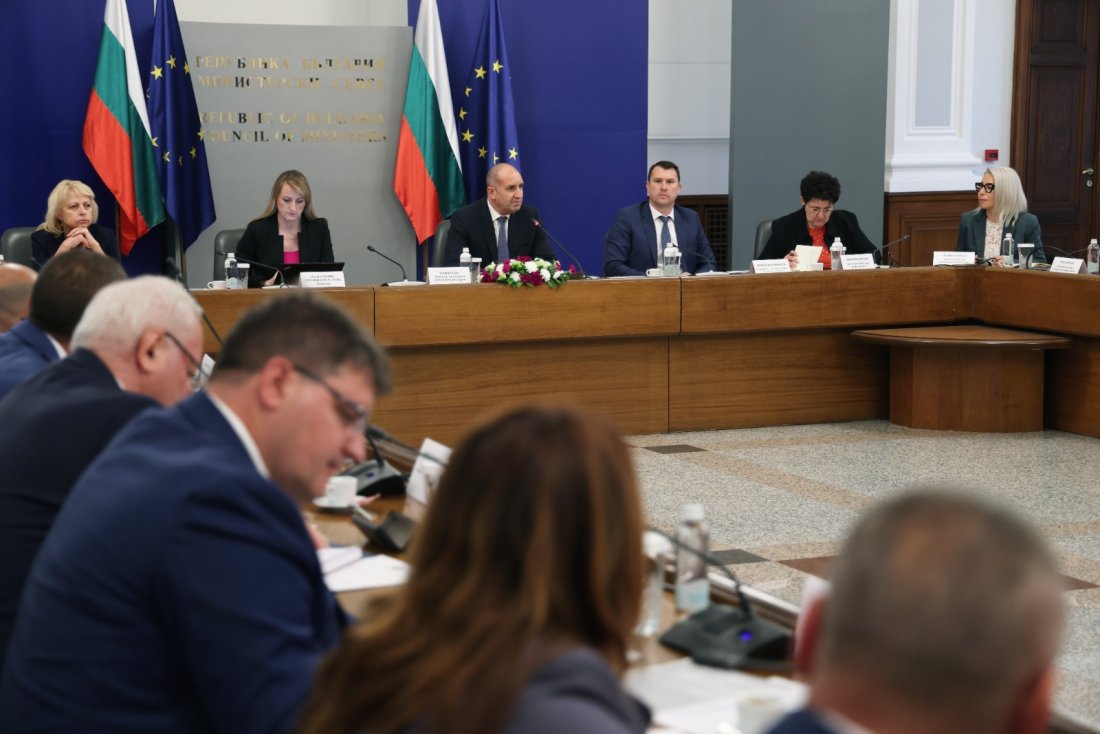 румен радев поиска областните управители бърза реакция бедствия законосъобразна работа стратегии привличане инвестиции
