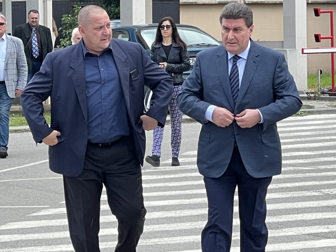 искат проверка сделка бившия шеф лукойл валентин златев руски имоти