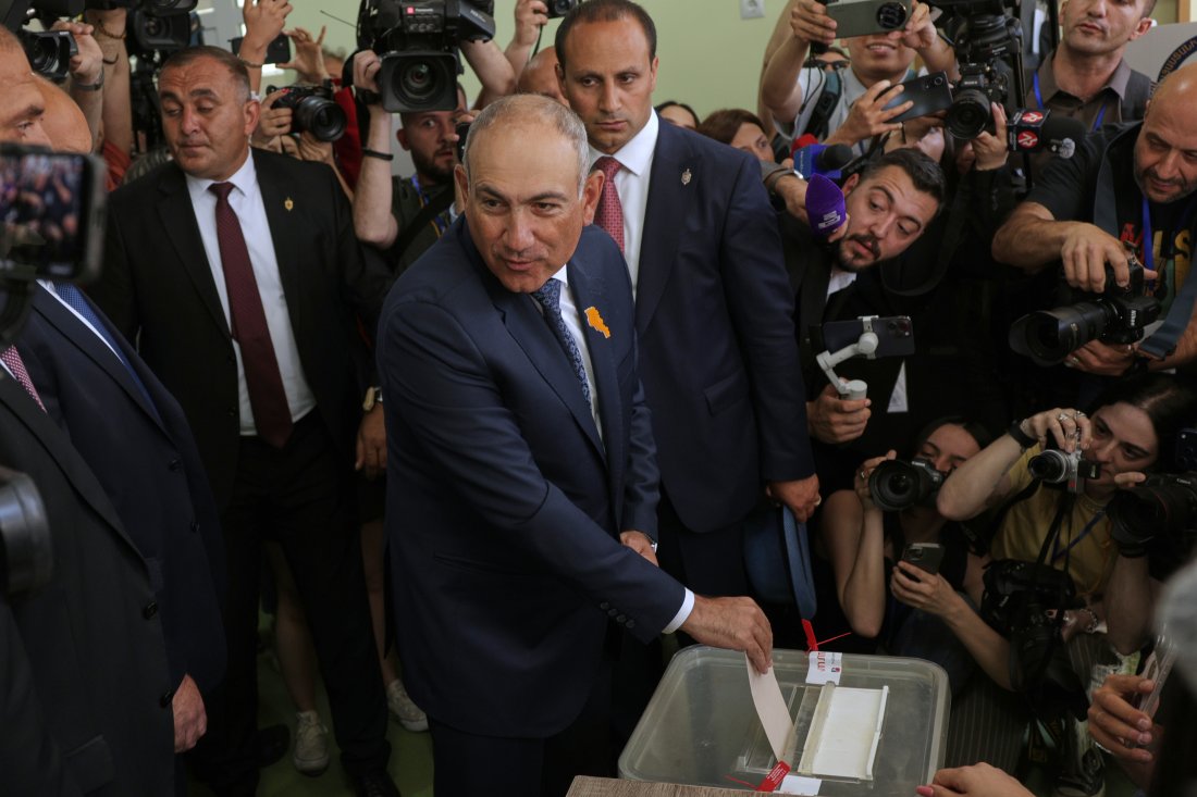 парламентарните избори армения води проевропейската партия никол пашинян