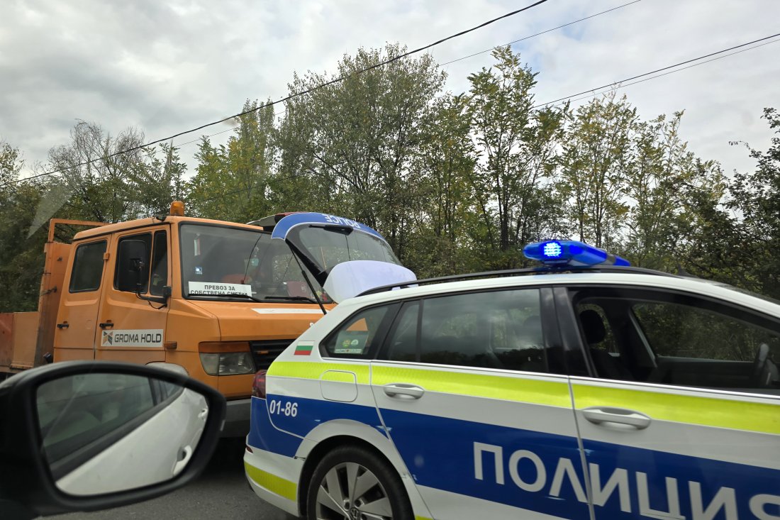 Катастрофа е станала преди минути на пътя между Симитли и