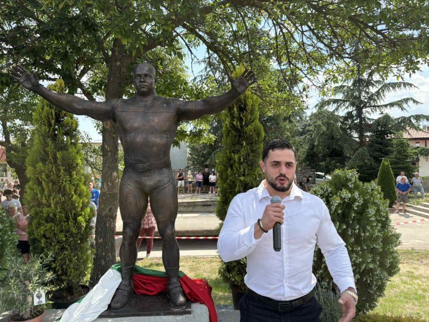 Откритие на паметник на Милен Добрев в село Житница