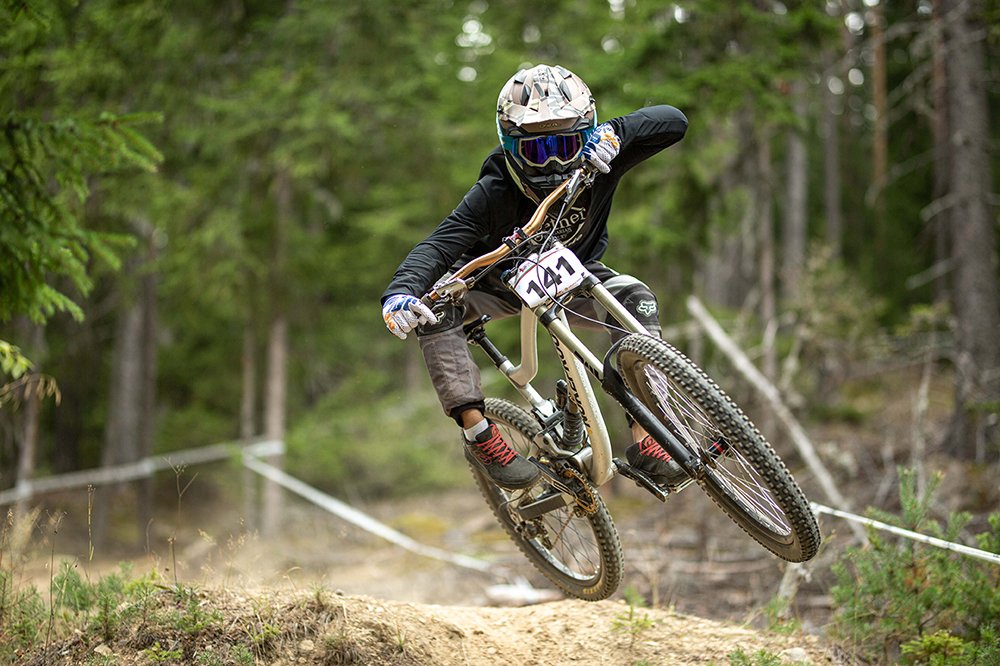 Чепеларе посреща елита на спускането с първия кръг от Maxxis BG Downhill Series 2026