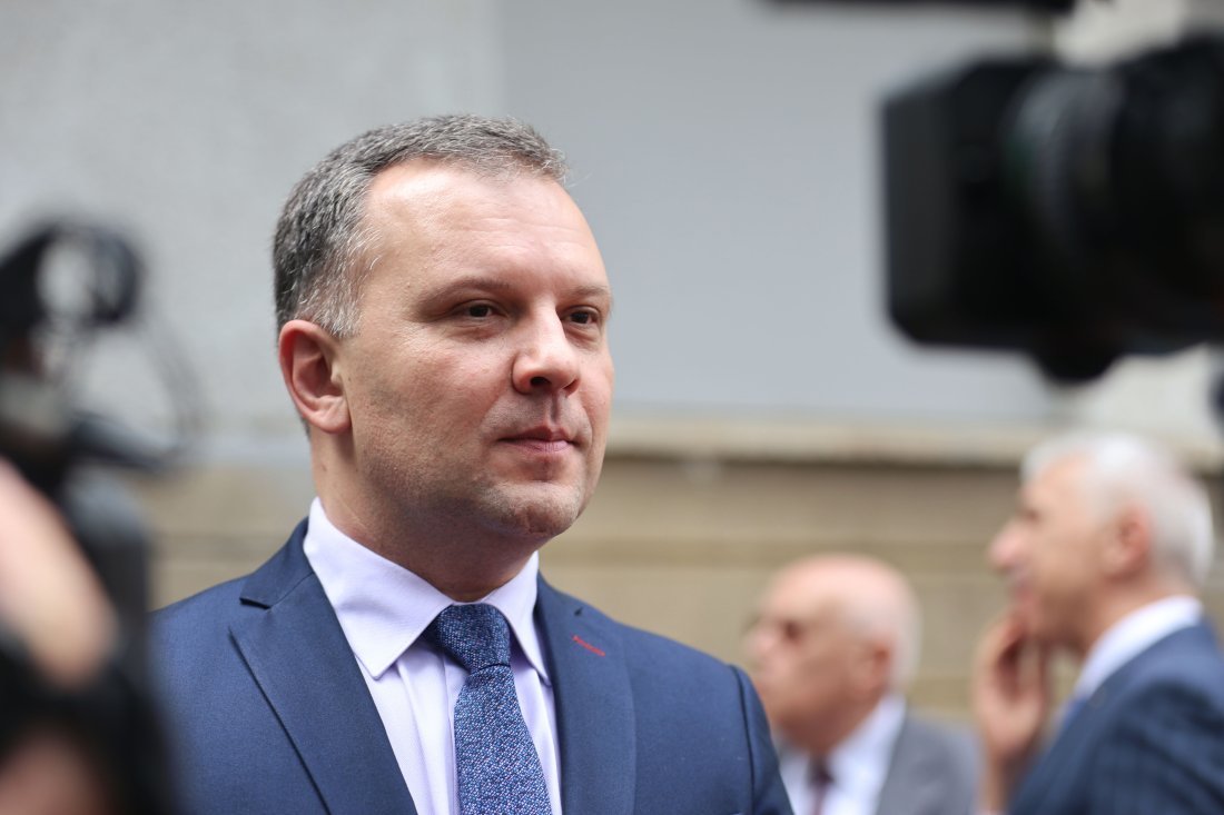 Министър Найденов поиска проверка по случай на реабилитиран педофил