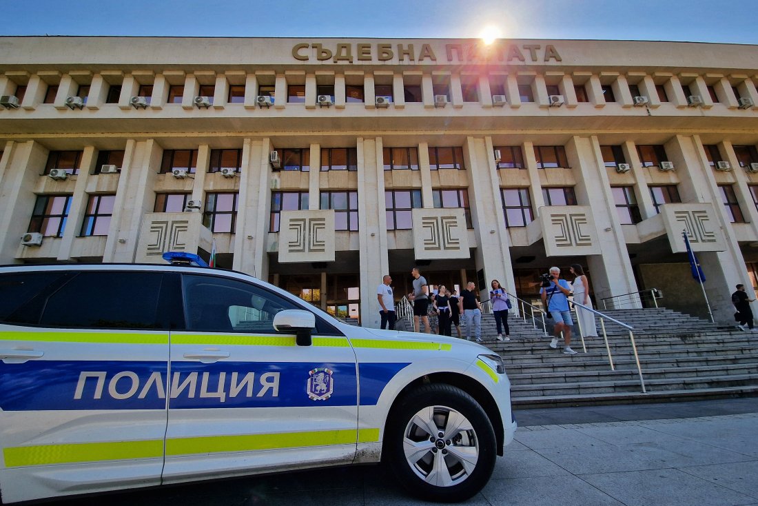 сигнали бомби съдебните палати обществени сгради градове страната