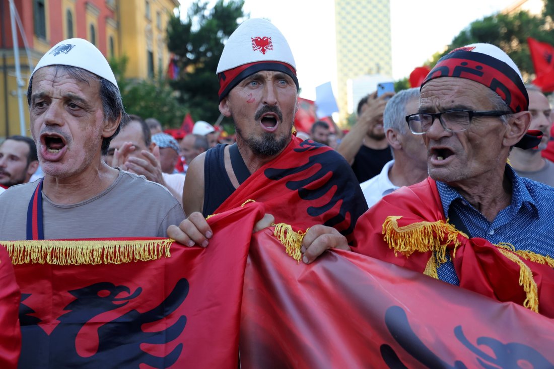 Мащабни протести: Албанците искат смяна на властта