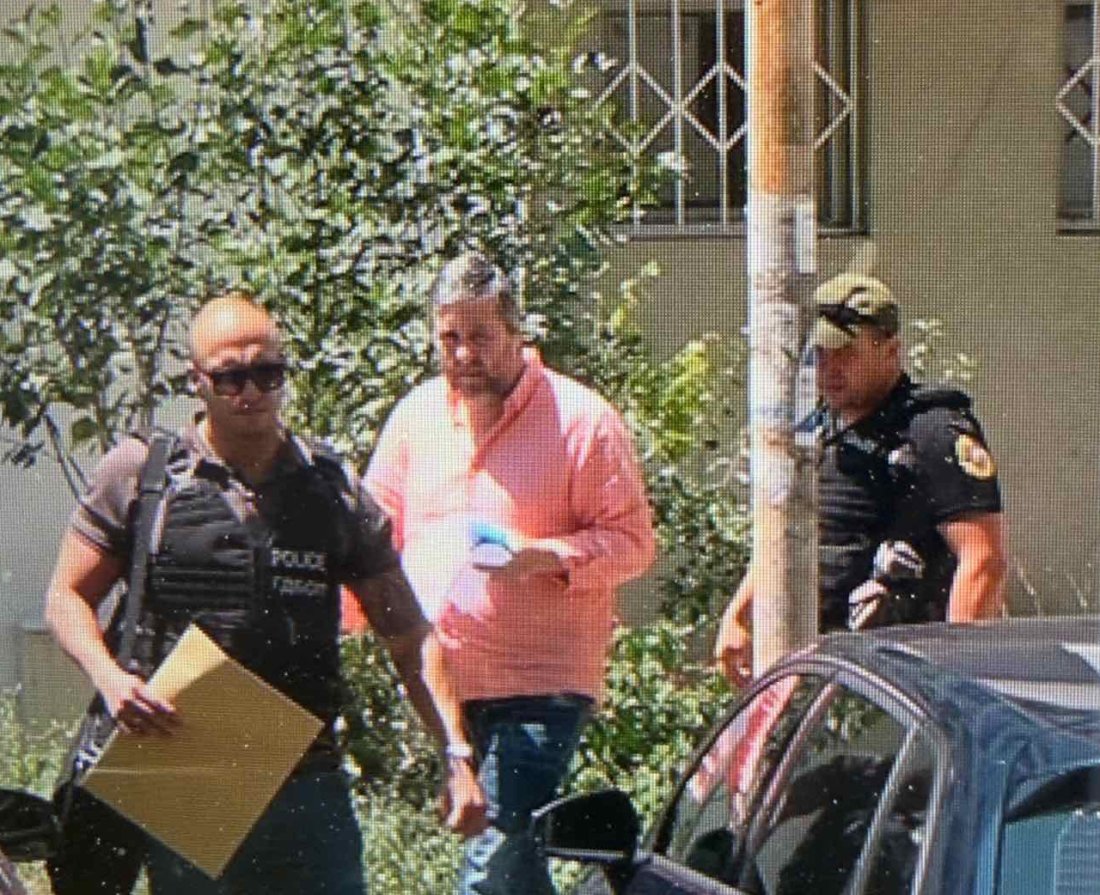 ГДБОП задържа началника на отдел в ВиК Бургас