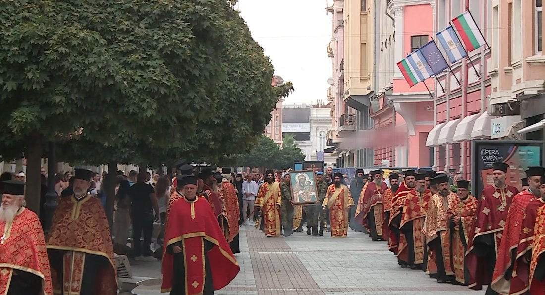 Литийно шествие в навечерието на празника на света Марина в Пловдив
