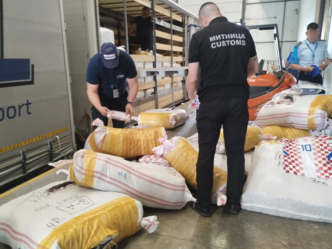 Български митничари задържаха стоки за 5 млн. евро в операция „Пирати 4“