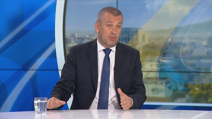 Милиарди левове са потънали, вместо да се използват за реформа