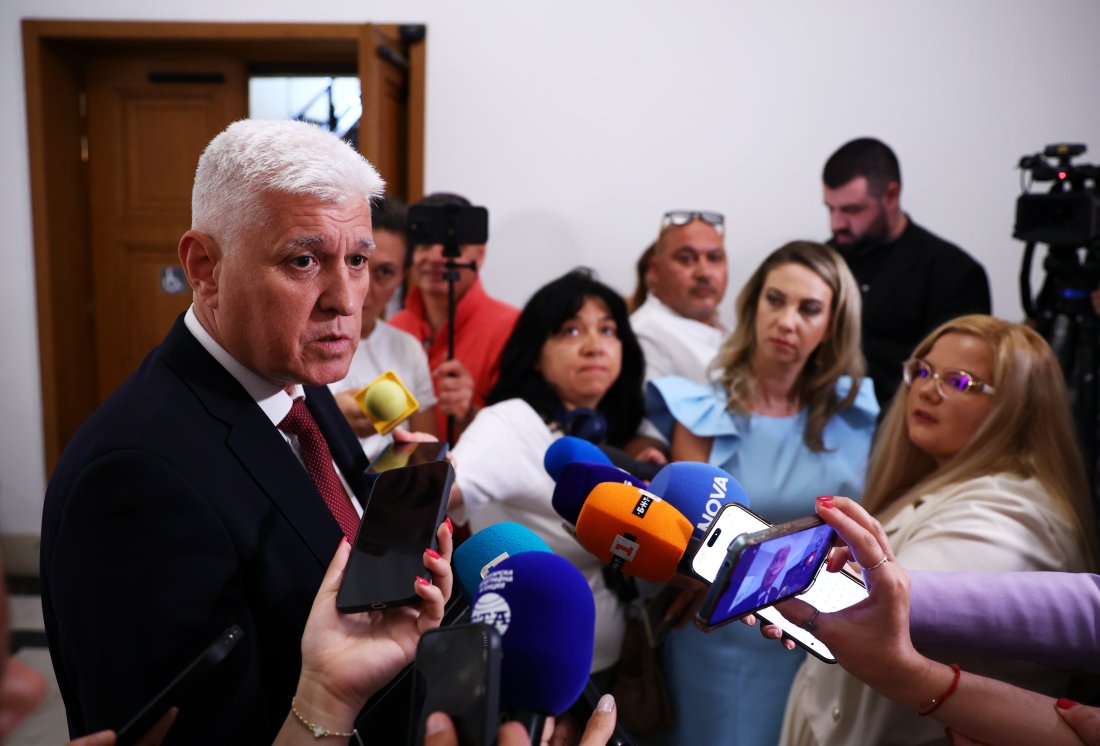 Димитър Стоянов: Американските самолети на летище "Безмер" не представляват заплаха