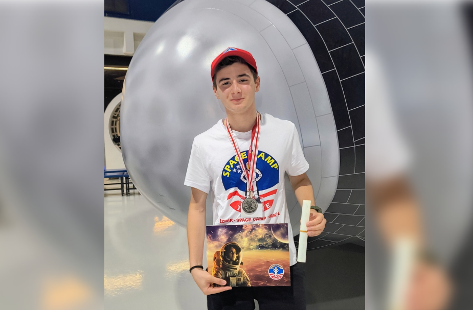 български ученик спечели индивидуално отличие космическия лагер space camp турция