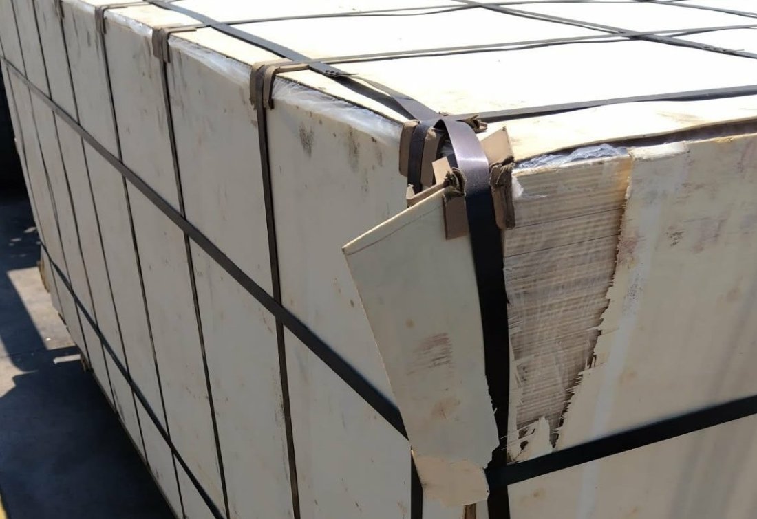 Митничари от Варна предотвратиха опити за измами със стоки от Китай