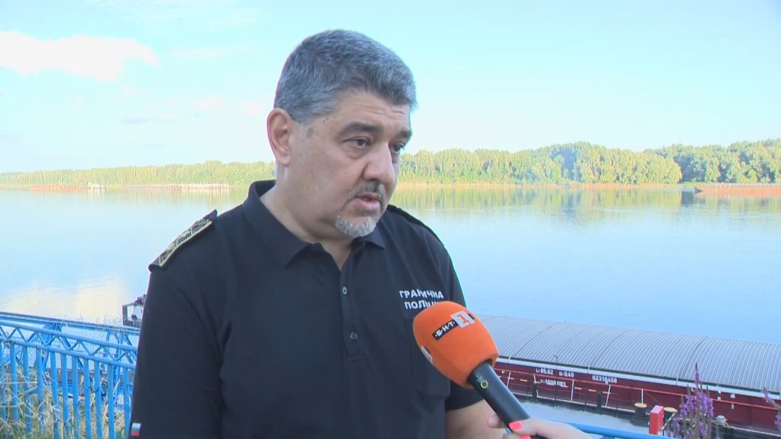 Евакуираха 186 пътници от заседнал круизен кораб в Дунав, няма пострадали