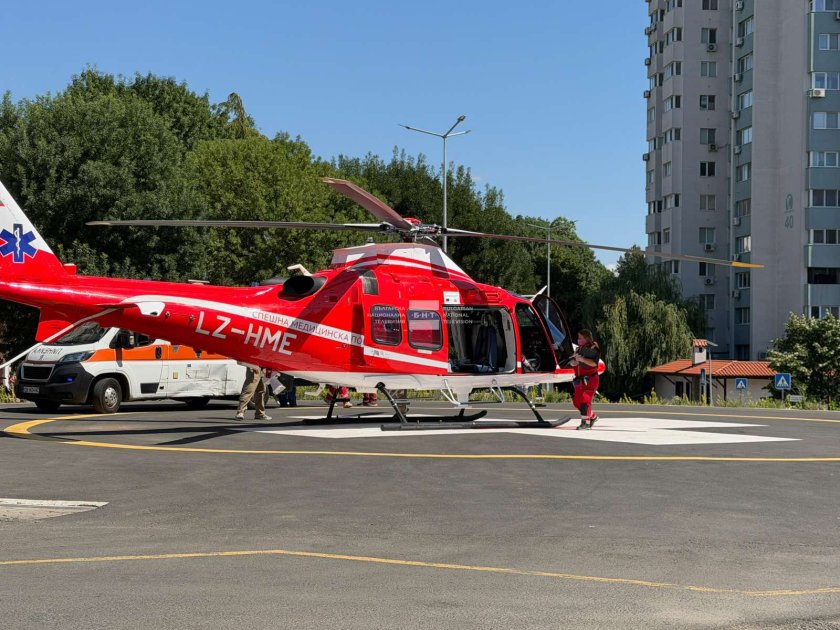 Въздушна линейка транспортира дете в тежко състояние от Бургас