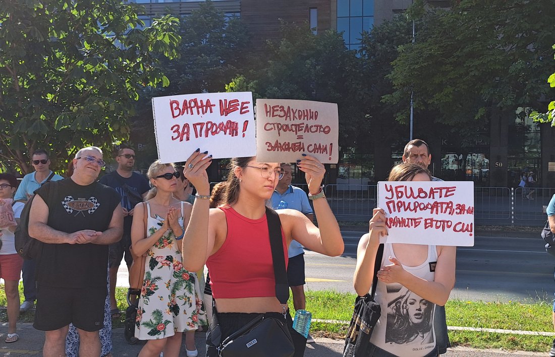 Протест в Чайка срещу застрояването на зелените площи