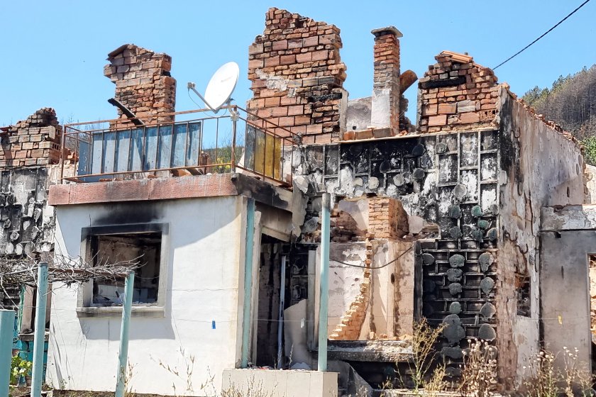 В Рани луг, Слишовци и Насалевци си спомниха за опустошителния пожар година по-късно (СНИМКИ)