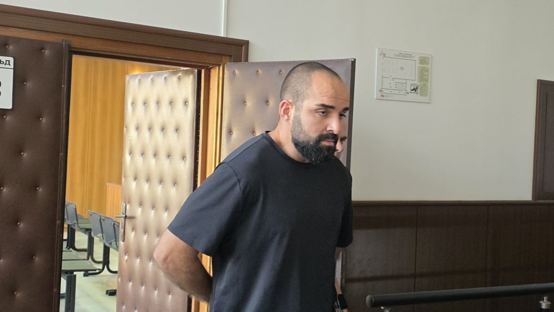 Оставиха в ареста 32-годишния, обвинен за фалшиви пари и грабеж