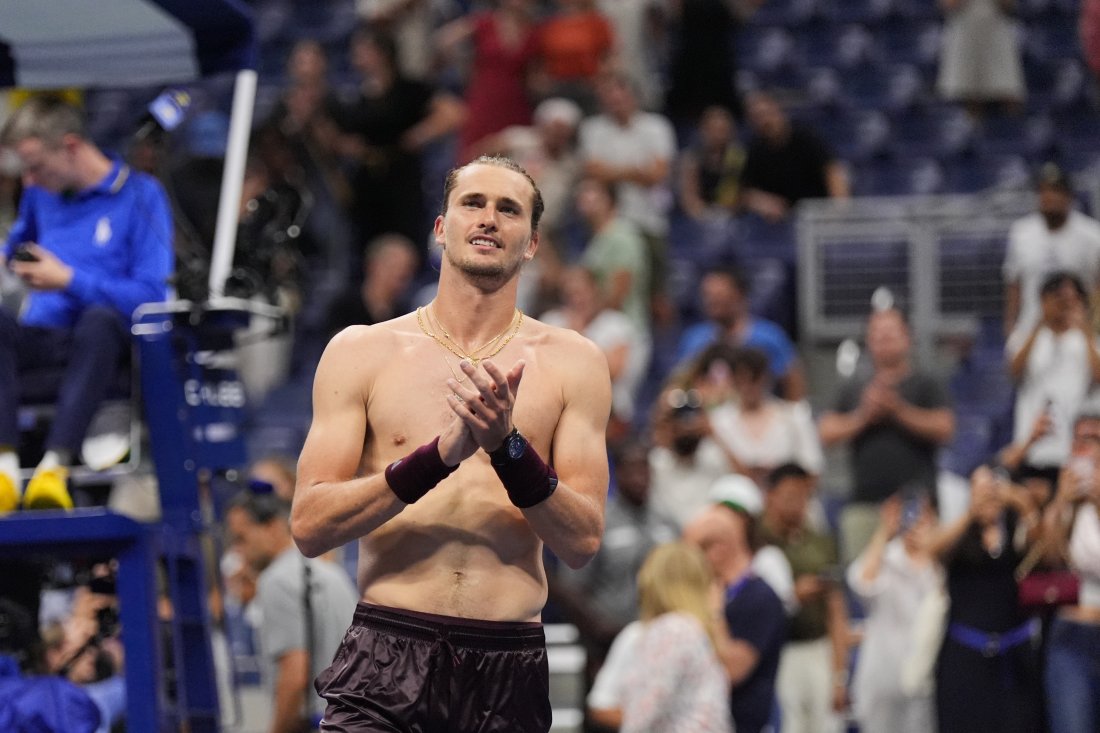 Александър Зверев оцеля в нова петсетова битка на US Open, Тейлър Фриц даде само два гейма на Белучи