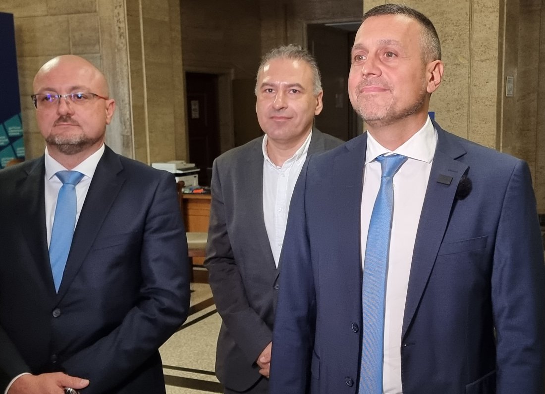Ивайло Симеонов и Косьо Стойчев се регистрират за президентски избори